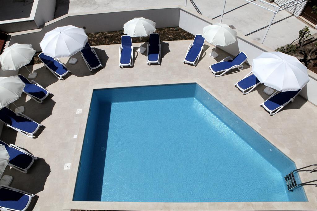 Apartments Villa Aquamarie Traù Esterno foto