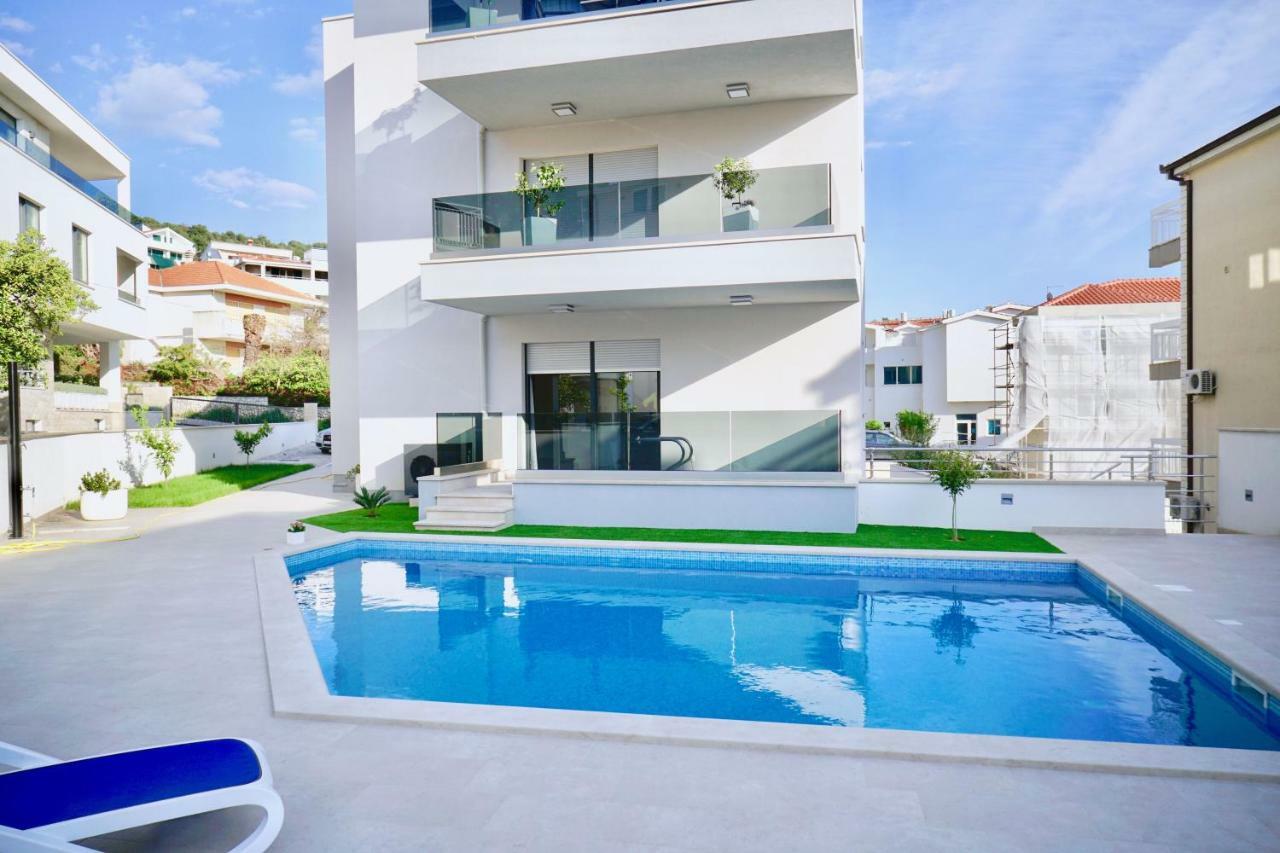 Apartments Villa Aquamarie Traù Esterno foto